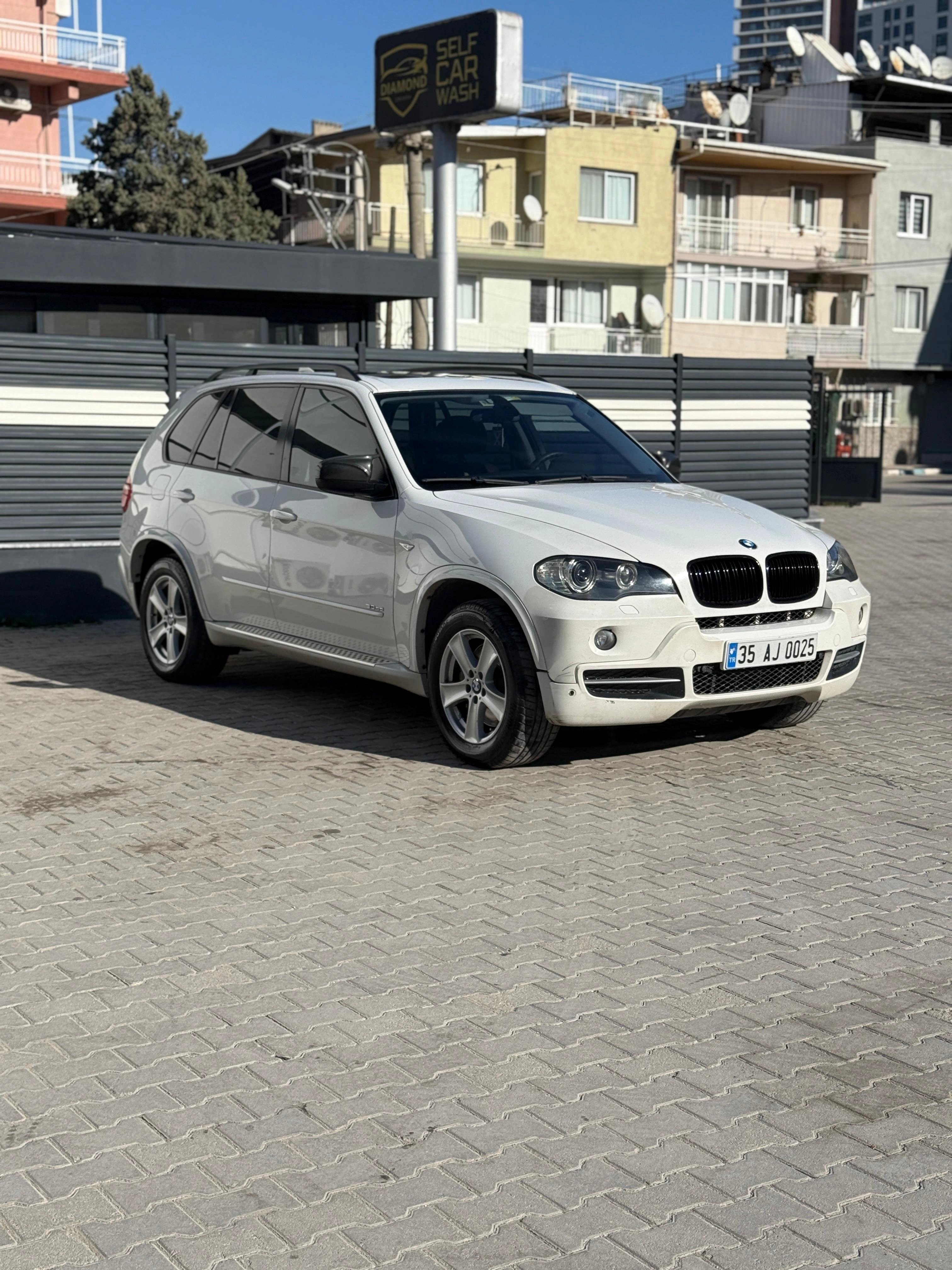 Diamond Car Wash sonrası temizlenmiş araç Bornova İzmir